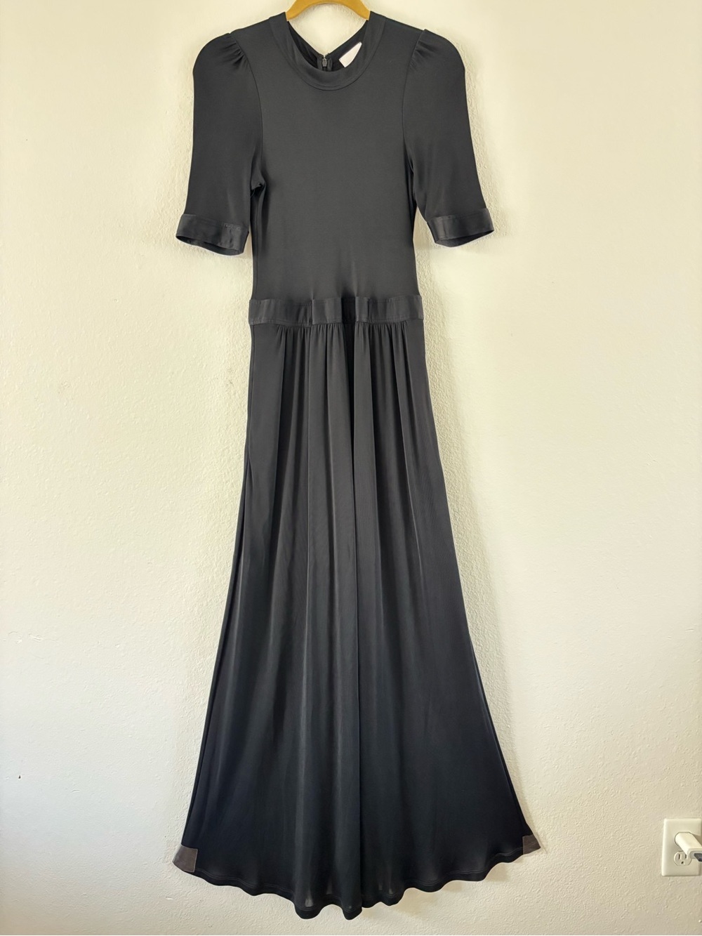 G. Label by Goop Nina Crewneck Maxi Dress Black Sz: 6 Quiet Luxury Made in Italy - Picture 2 of 13